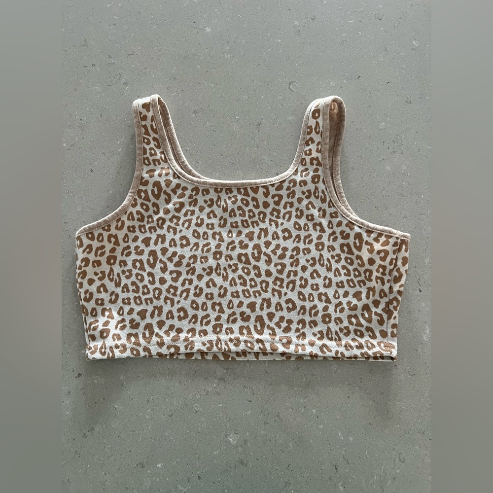 Leopard Print Cropped Tank - Picture 3 of 3